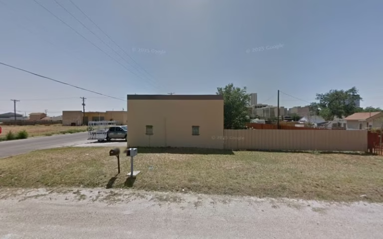 290879 amigos glass mirror llc 768x480