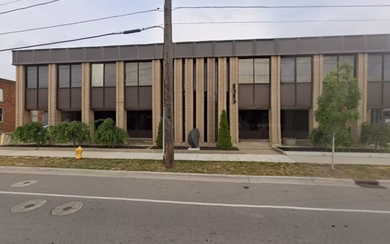 301296 freedom construction 768x480