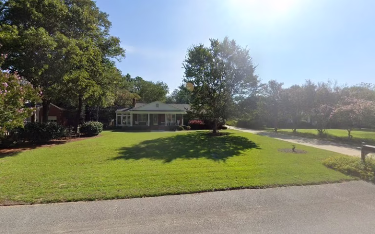 302832 tracy l lakes painter 768x480