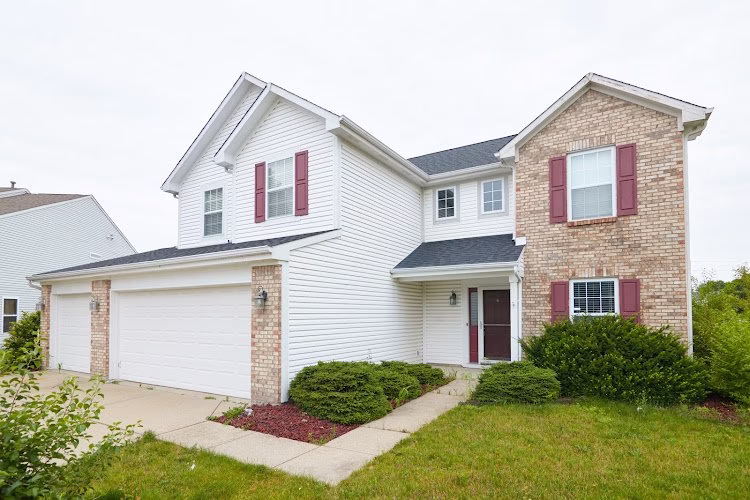 305384 red door property management