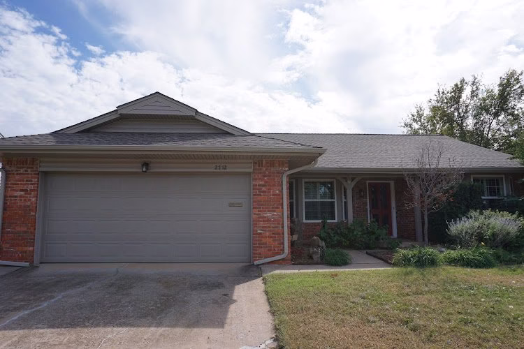 305881 two doors realty