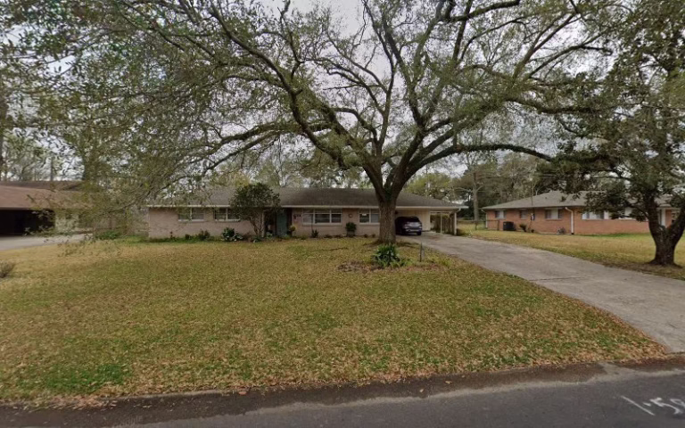 307932 brwm 8211 exterior wood refinishing baton rouge 1 768x480
