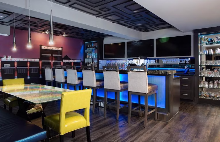 308945 room service interior design 768x496