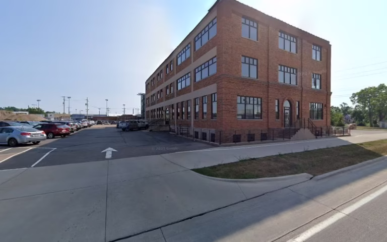 318742 cabinet studio inc 1 768x480