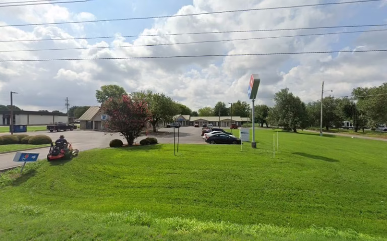 320858 pj seamless gutters home repairs 768x480