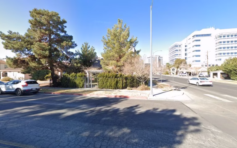 321400 the garage door pros of las vegas 1 768x480