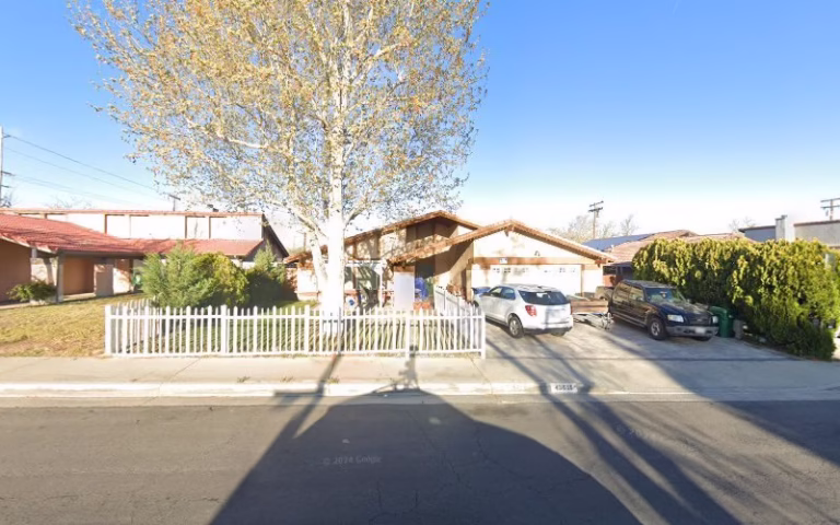 322440 cranes window cleaning 1 768x480