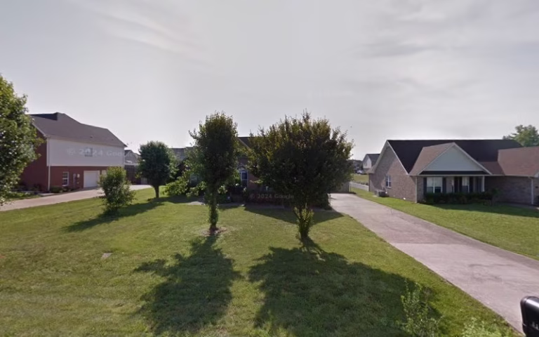 323661 youngs roofing siding 768x480