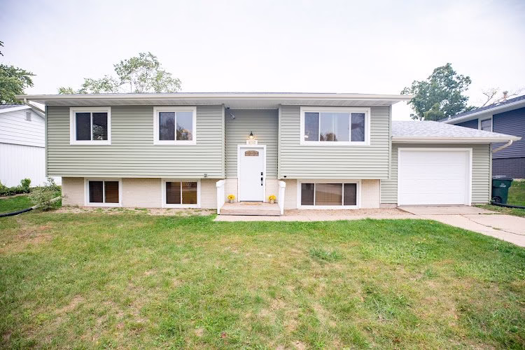 325111 aristo 8211 modern homely 4 bdr ne house by the golf course short term rentalairbnb