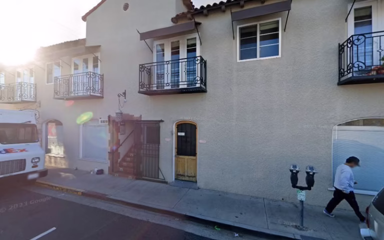 327335 all hands management 768x480