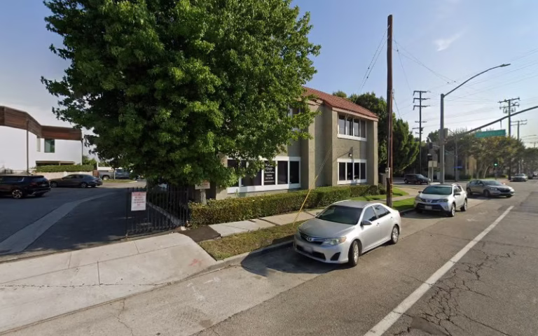 327392 day associates 768x480