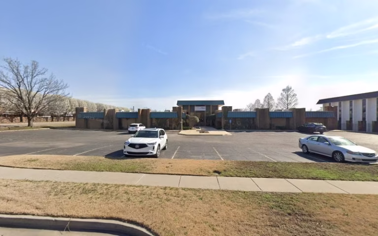 327776 silver st. leasing 3 768x480