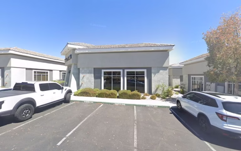 329211 vegas4rent 2 768x480