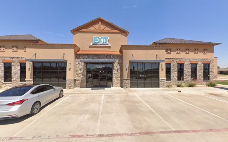 331948 806 property management 768x480