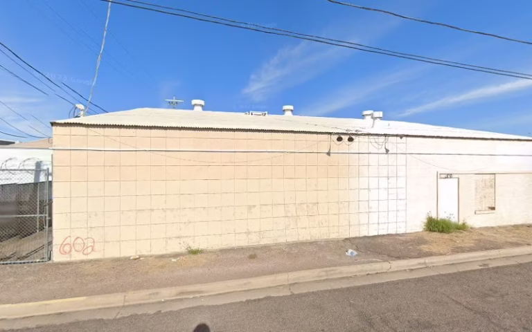 343929 quality 1st garage cabinets 768x480