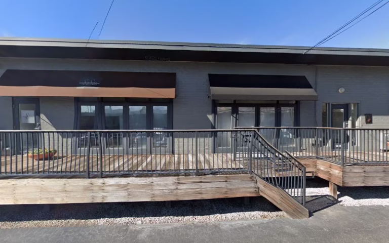 345513 bell cabinetry design 768x480