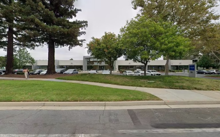 349175 arc light electricians 768x480