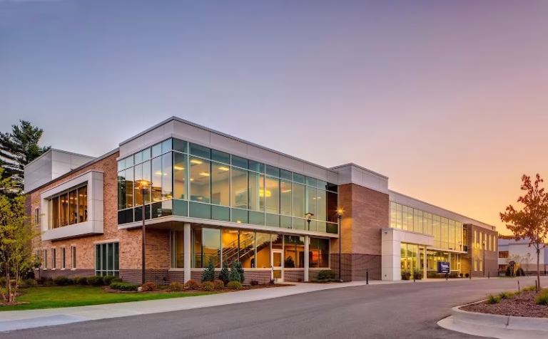 352438 towerpinkster 768x476