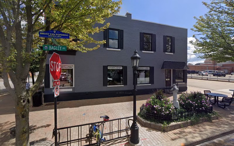 352444 studio chapman