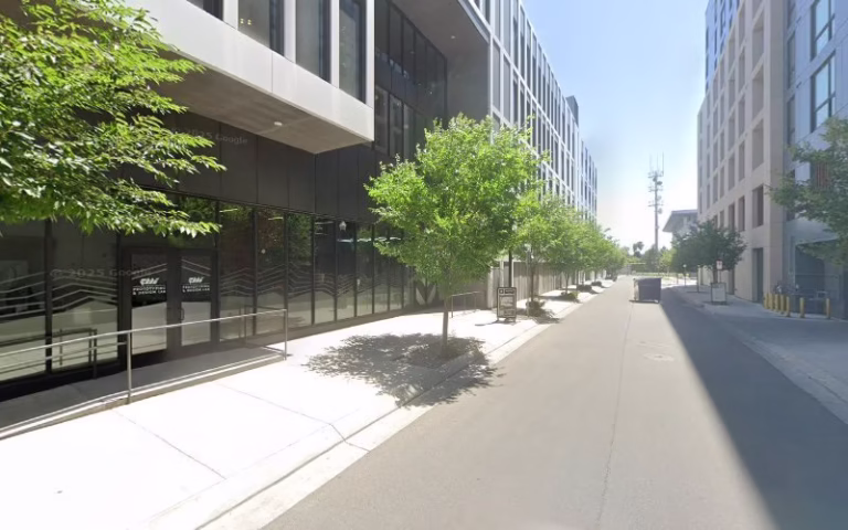 352589 hub studio 768x480