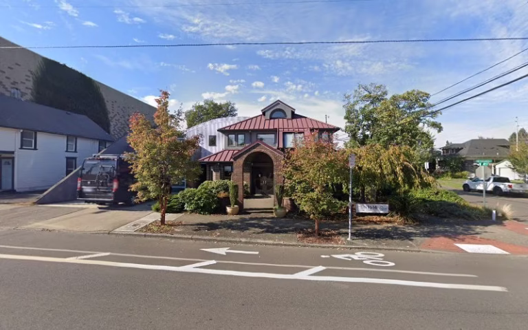 353428 living design 1 768x480