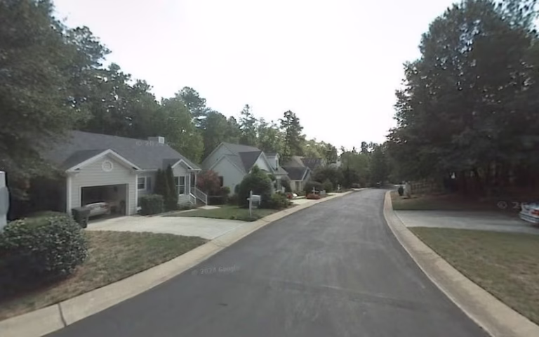 353701 evening studios 768x480